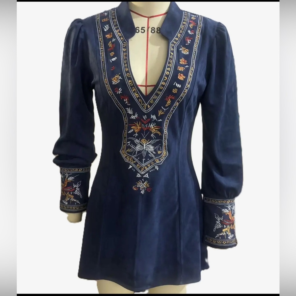 Elegant Navy Dress - Picture 2 of 2